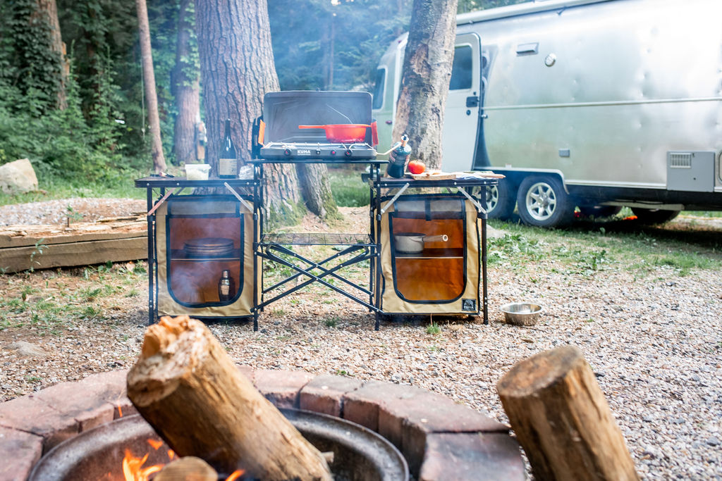 OUTDOOR CAMPING KITCHEN